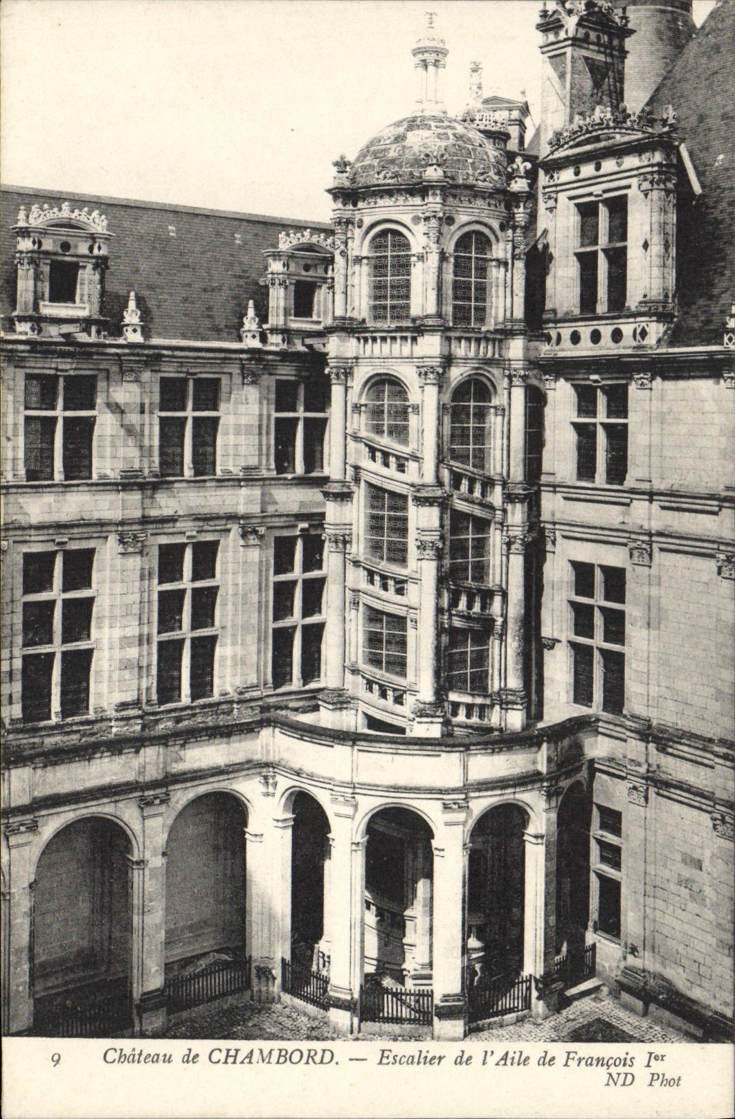 VINTAGE POSTCARD Castle De Chambord Staircase Of the Wing Of François 1st
