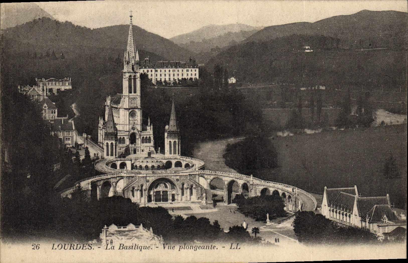 POSTAL de la VENDIMIA pesada la visión desde la basílica antedicha