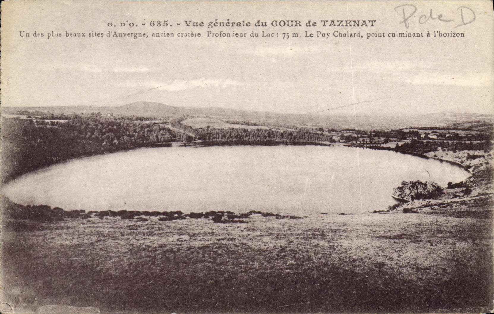 CPA Vue Generale Du Gour De Tazenat Auvergne
