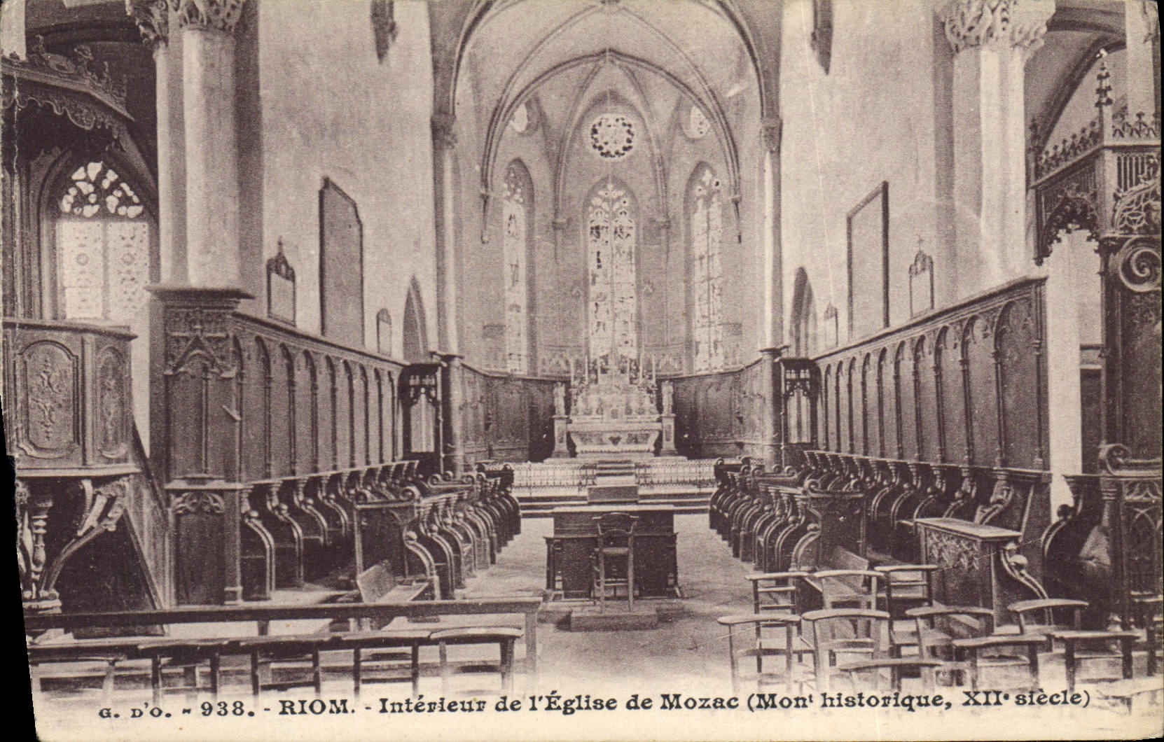 VINTAGE POSTCARD Interior Riom Of the Church De Mozac