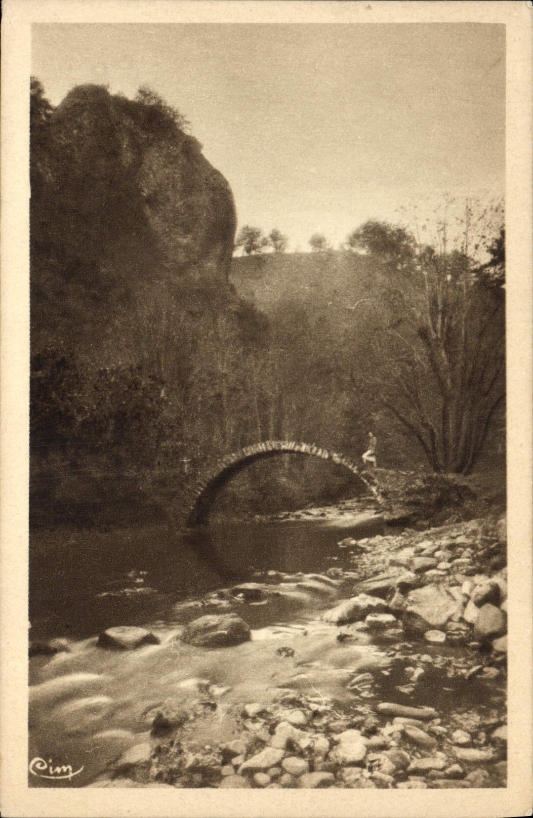 VINTAGE POSTCARD Ardes On Couze Valley De Rentieres the Rock Of the Eagle and the bridge of the baffle