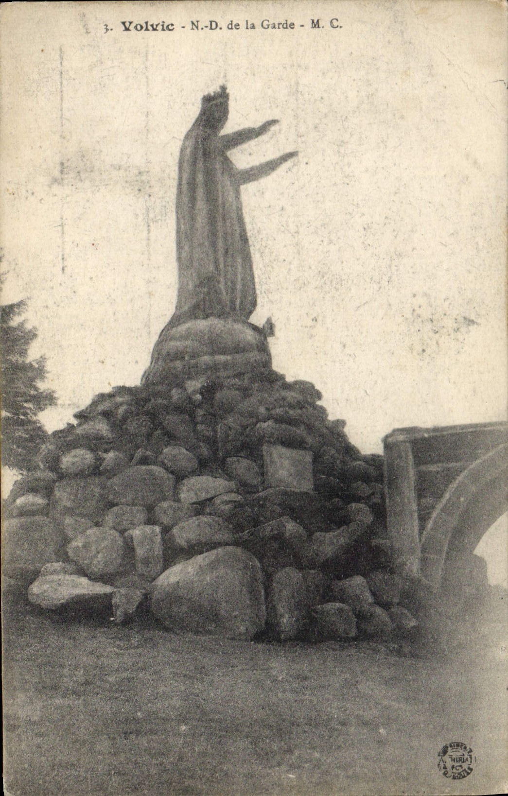 VINTAGE POSTCARD Volvic ND Of the Guard