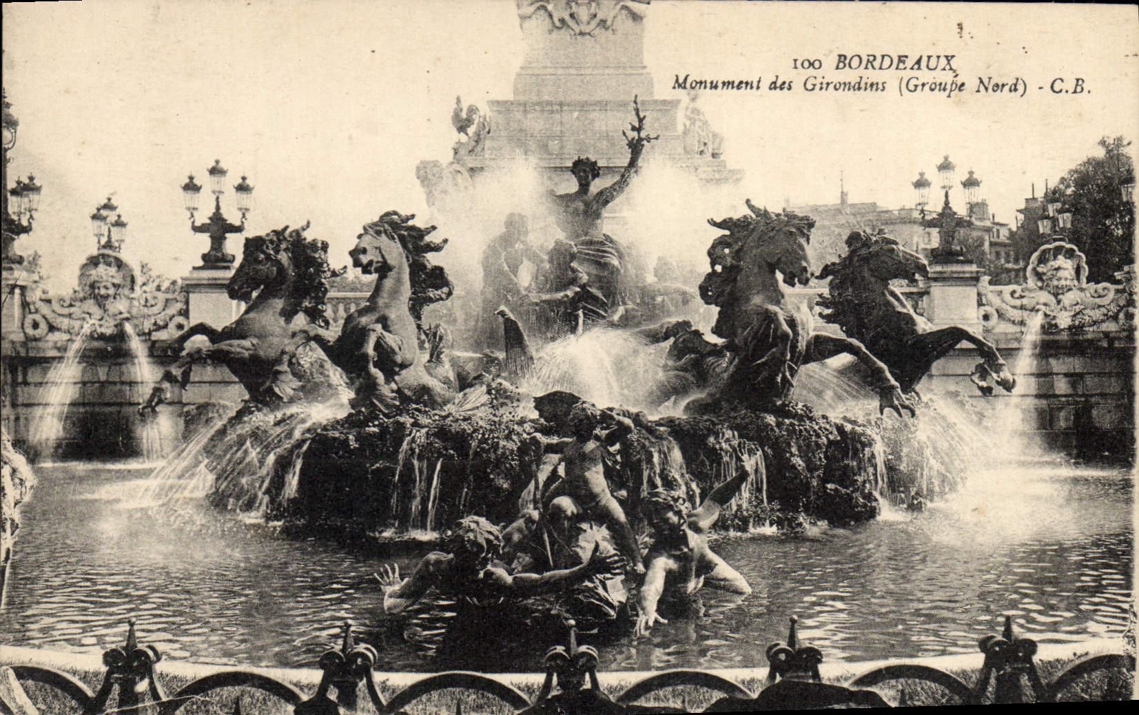 CPA Bordeaux Monument Des Girondins