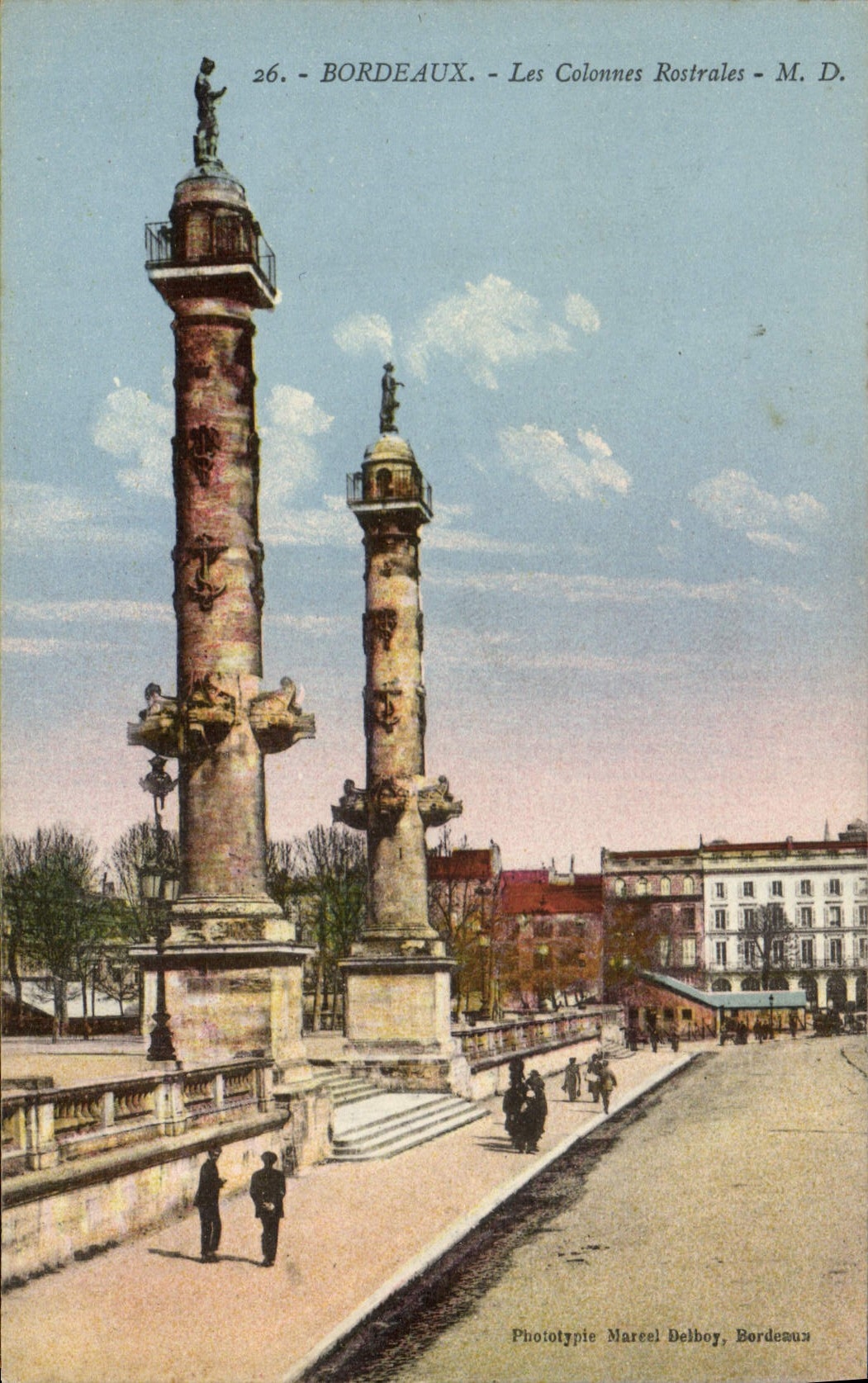 CPA Bordeaux Les Colonnes Rostraies