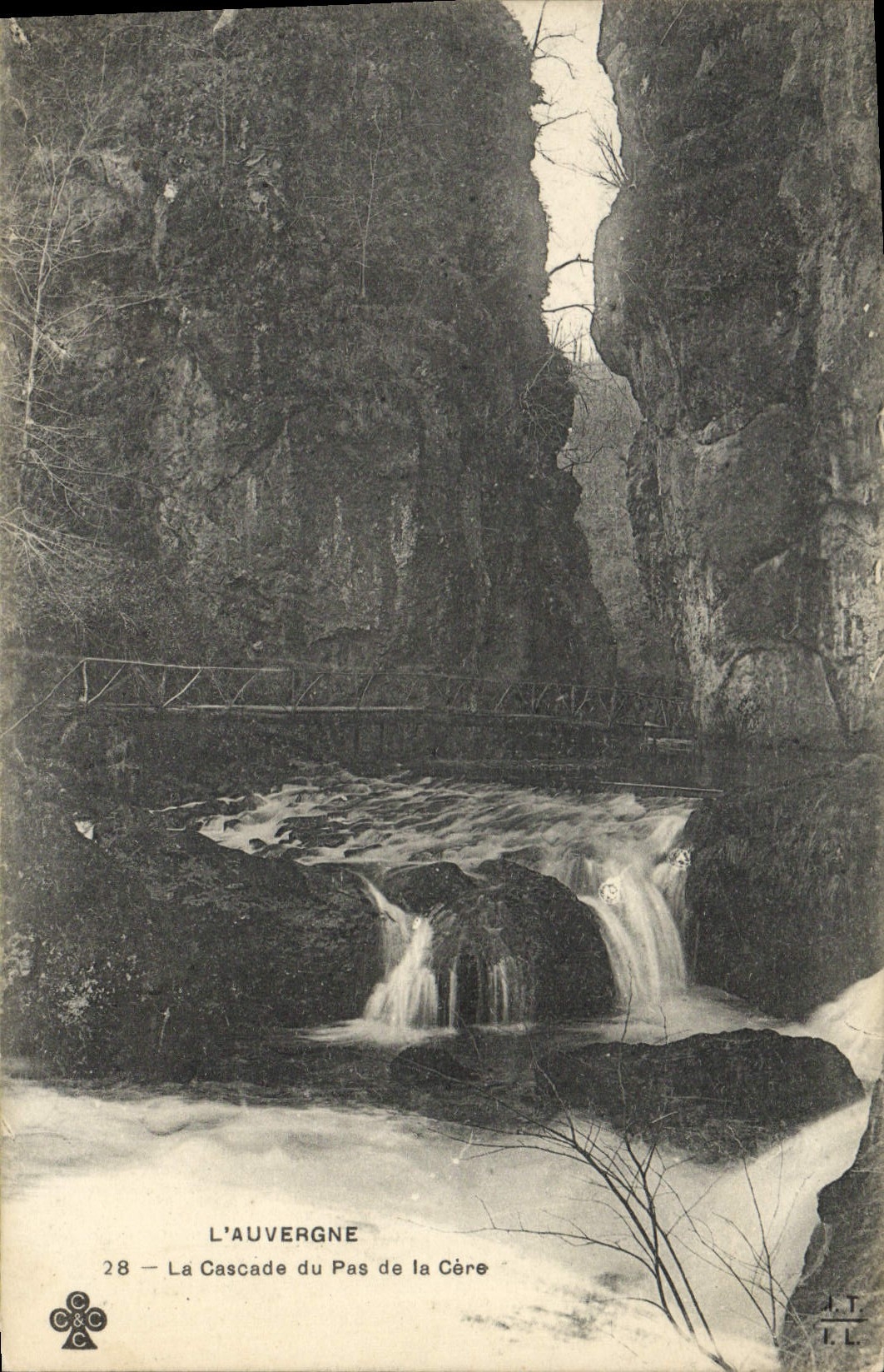 VINTAGE POSTCARD Bourboule the Cascade Of the Step Of Cere