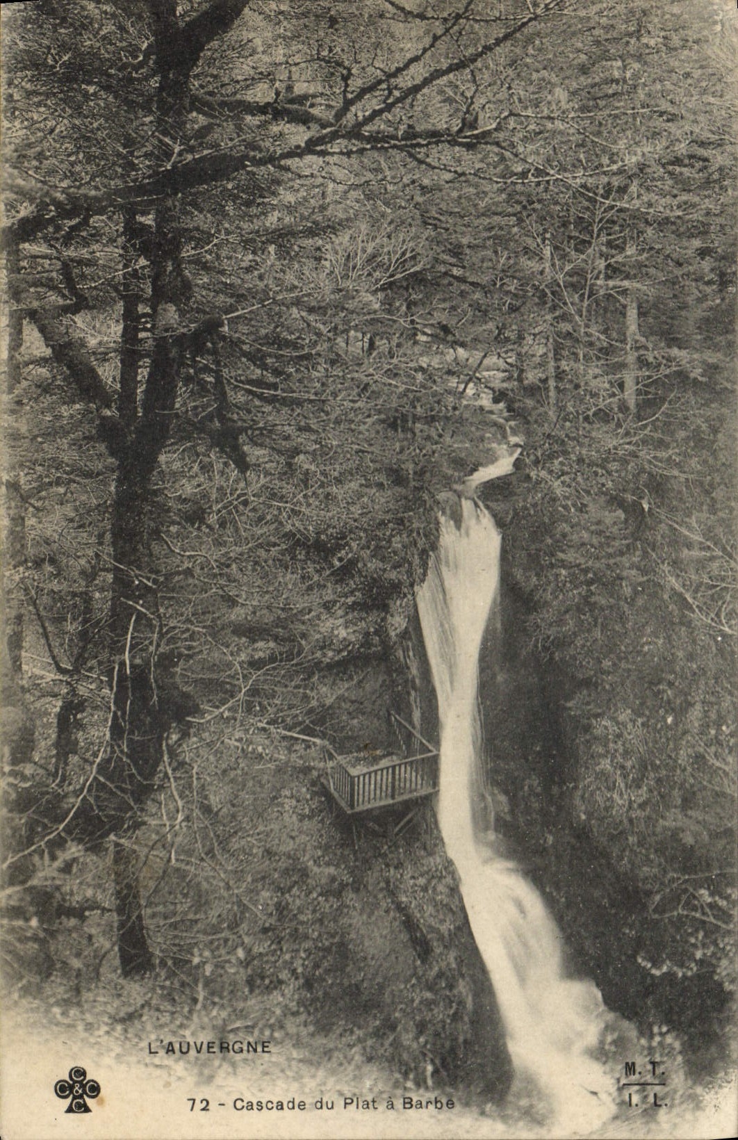 CPA L'Auvergne Cascade Du Plat A Barbe