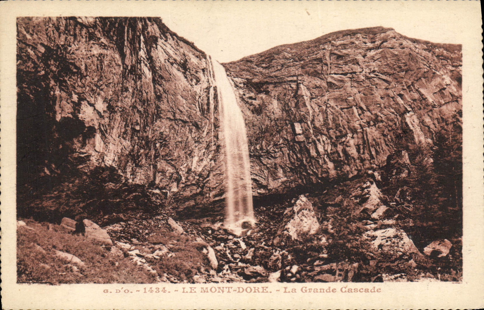 CPA Le Mont Dore La Grande Cascade
