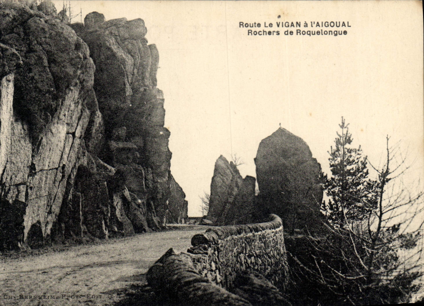 VINTAGE POSTCARD Road Vigan In Aigoual Rocks De Roquelongue