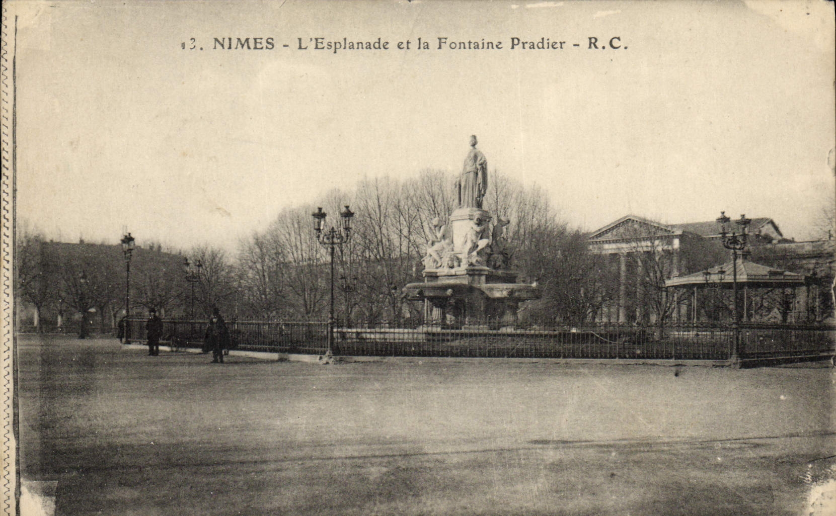 POSTAL Nimes de la VENDIMIA la explanada y la fuente de Pradier
