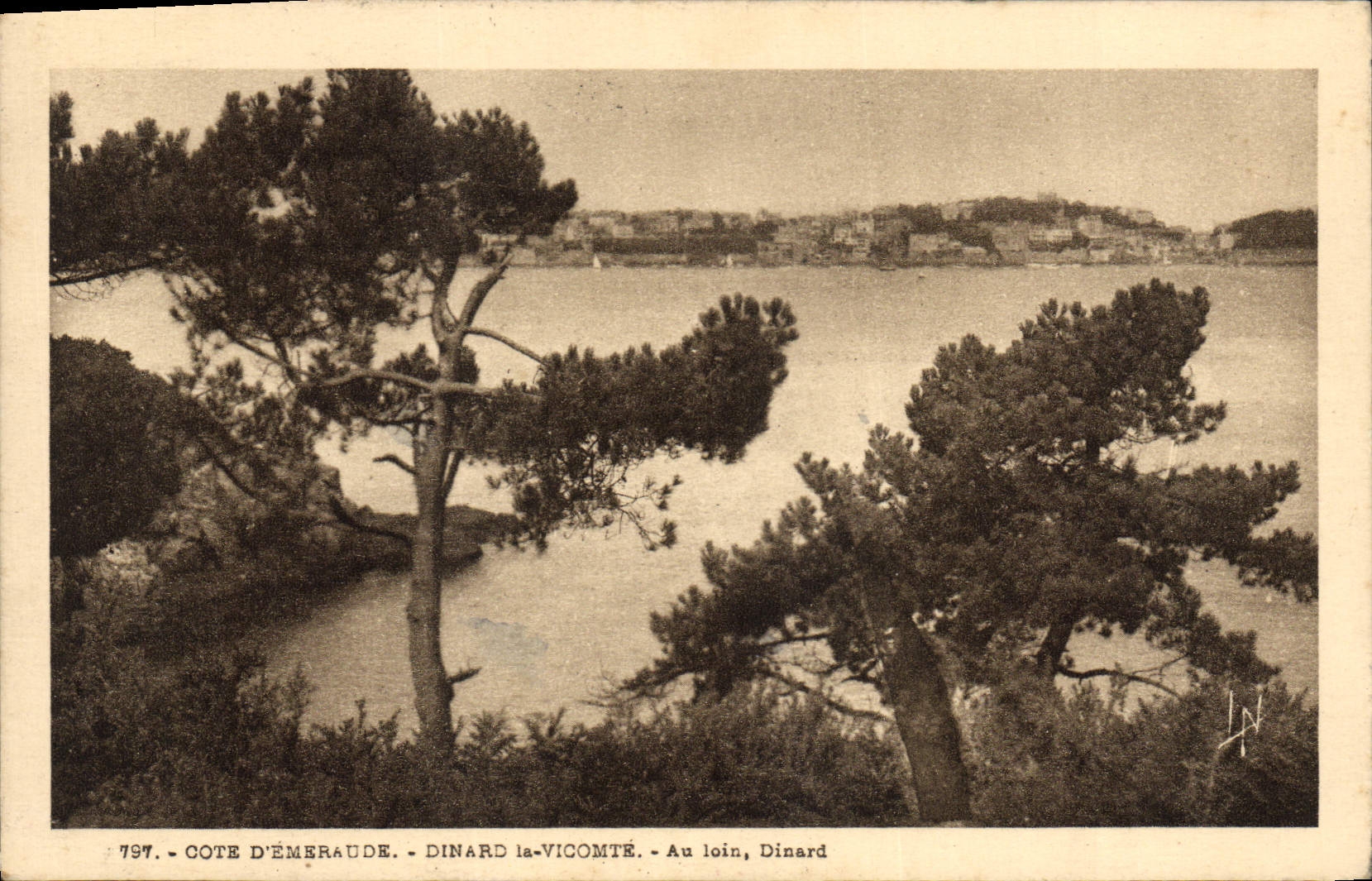 VINTAGE POSTCARD Dimension Dinard Emerald the Viscount With Far Dinard