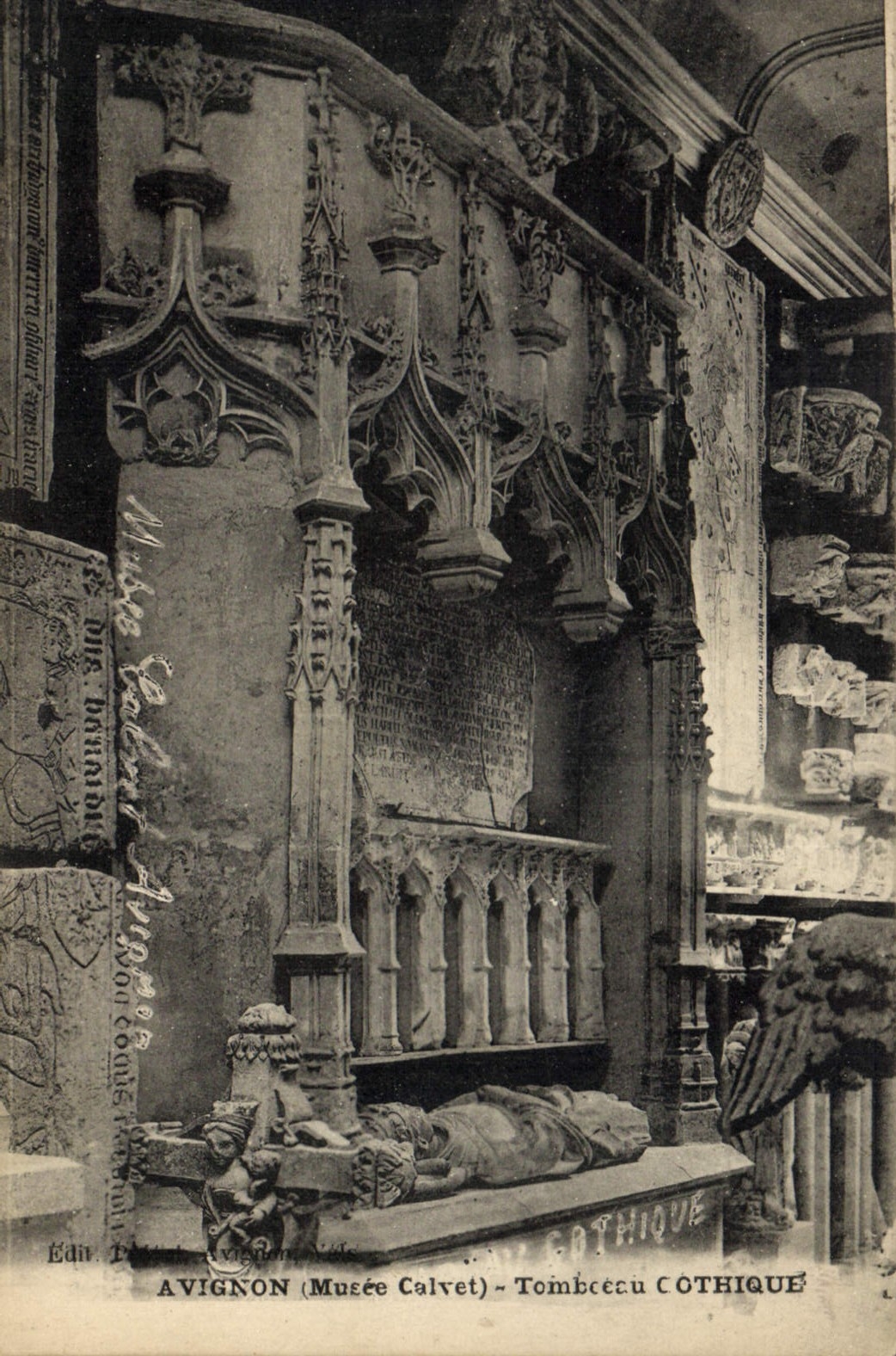 VINTAGE POSTCARD Gothic Avignon Tomb