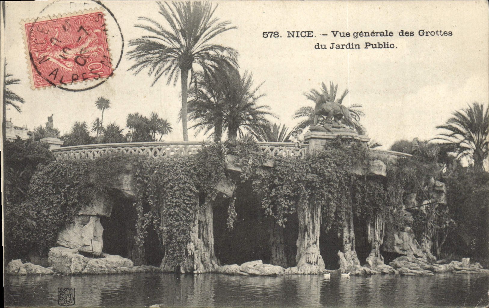 VINTAGE POSTCARD Nice View Of the Caves Of the Public garden