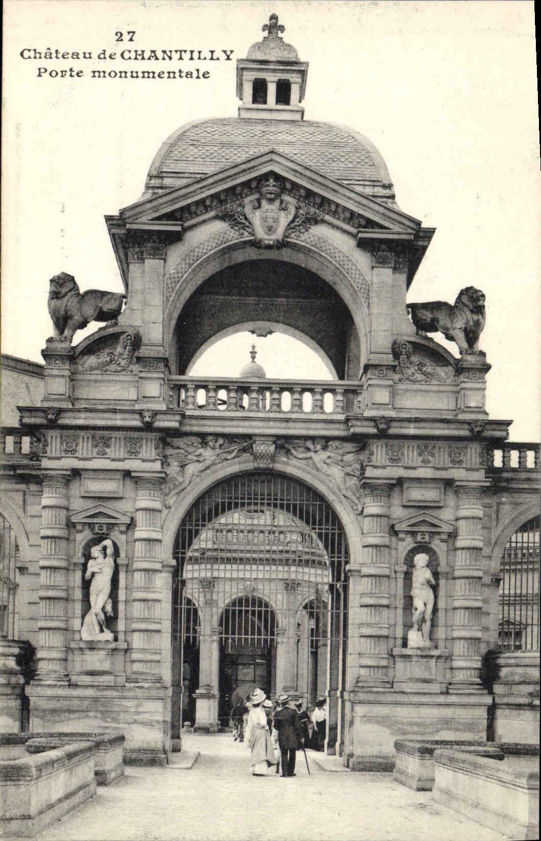 CPA Chantilly Porte Monumentale