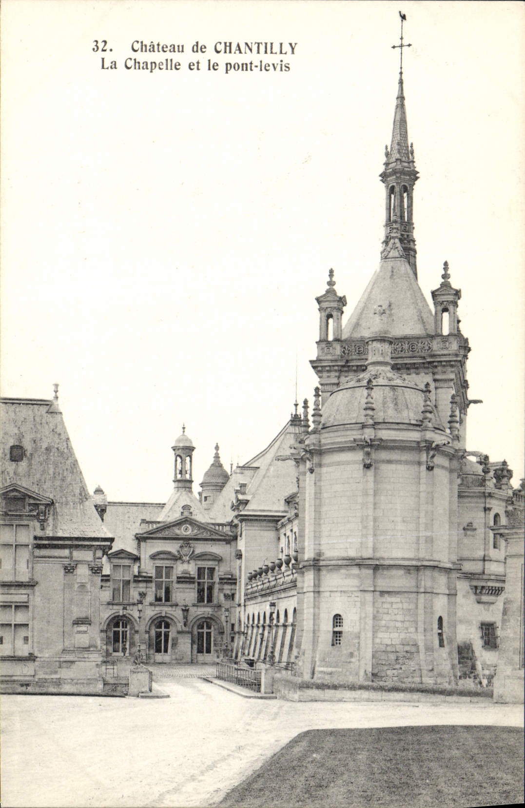VINTAGE POSTCARD Castle Of Chantilly La Chapelle And the Levis Bridge