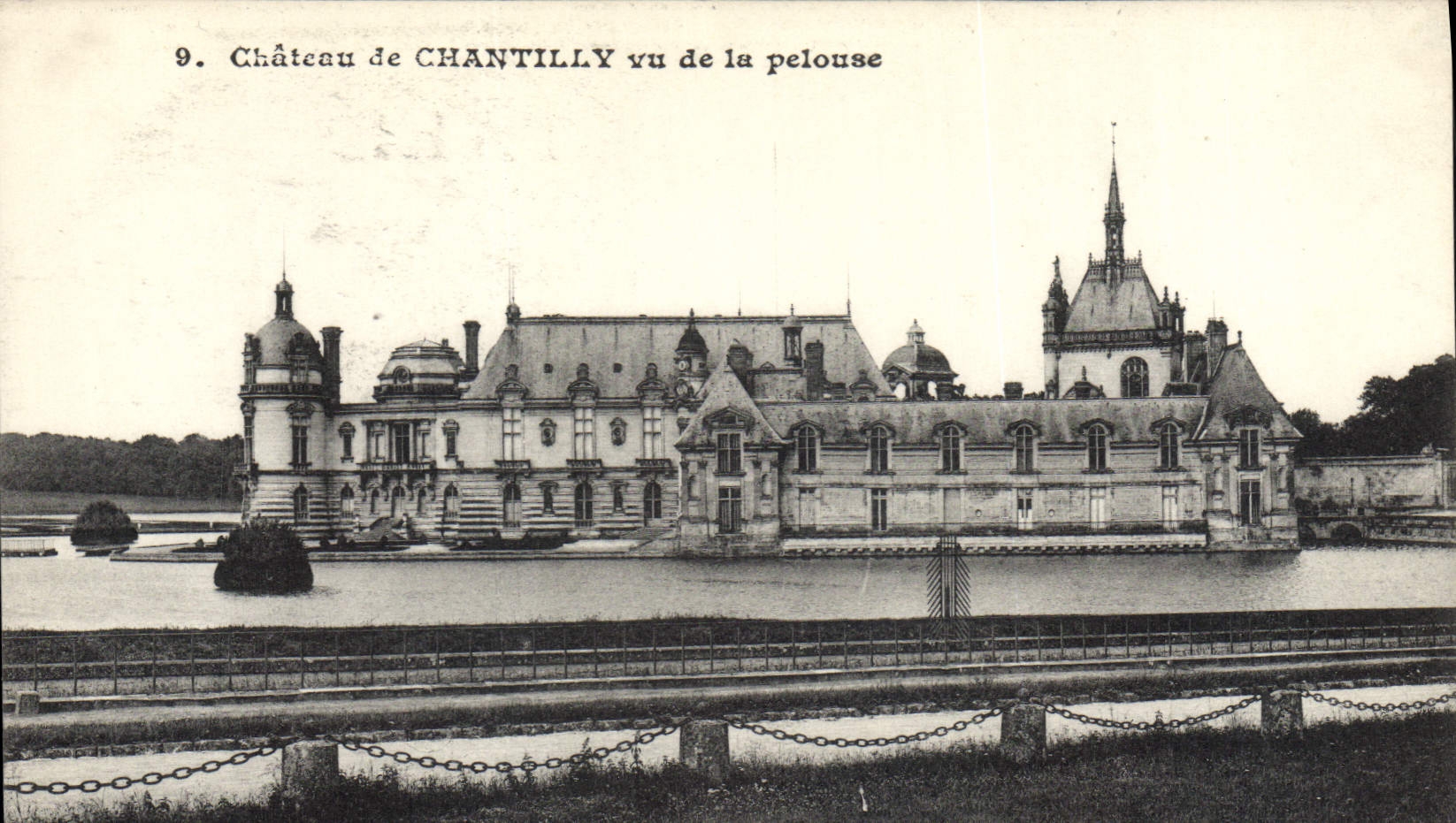 CPA Chateau De Chantilly Vu De La Pelouse
