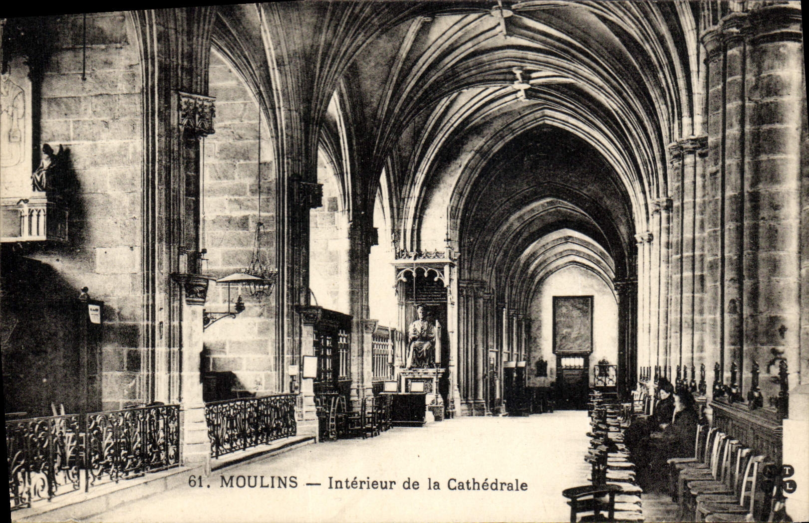 VINTAGE POSTCARD Moulins Interior of the cathedral
