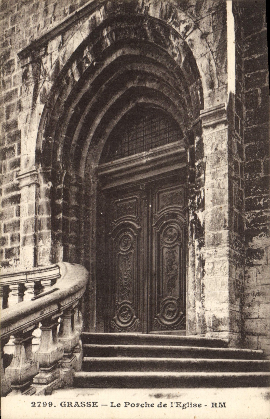 VINTAGE POSTCARD Fatty the Porch Of the Church