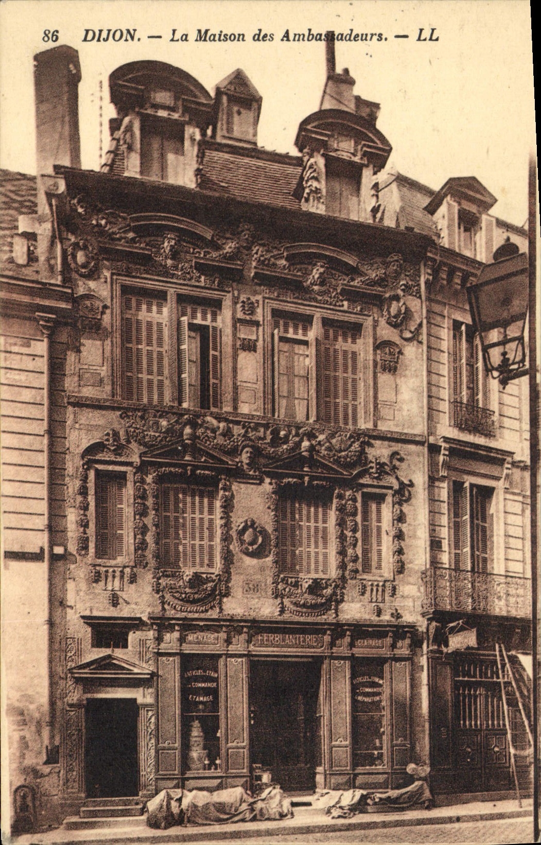 VINTAGE POSTCARD Dijon the House Of the Ambassadors
