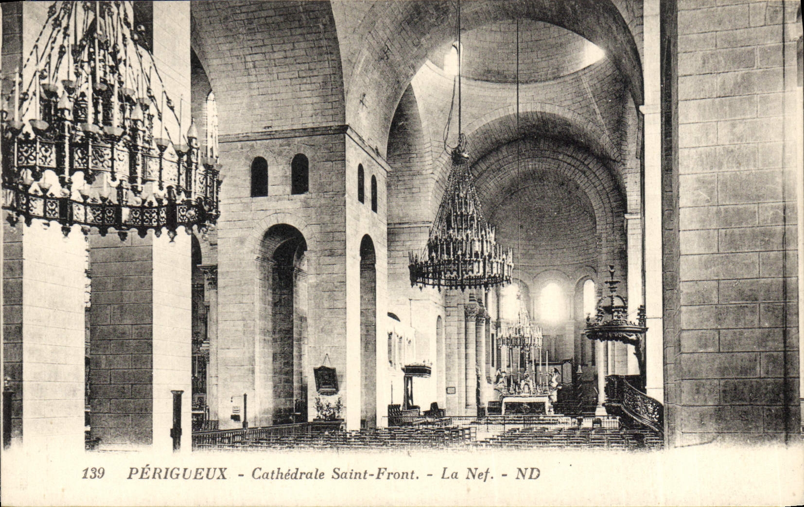 VINTAGE POSTCARD Périgueux Cathedral Saint Face the nave