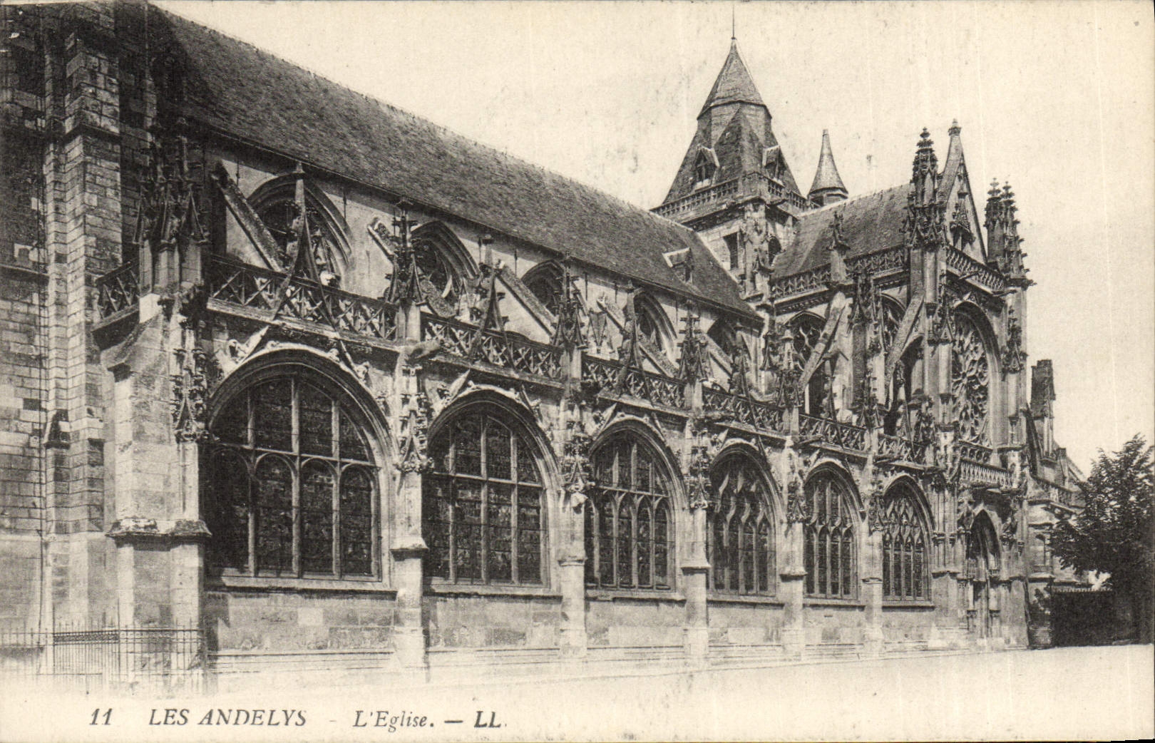 VINTAGE POSTCARD Andelys the Church