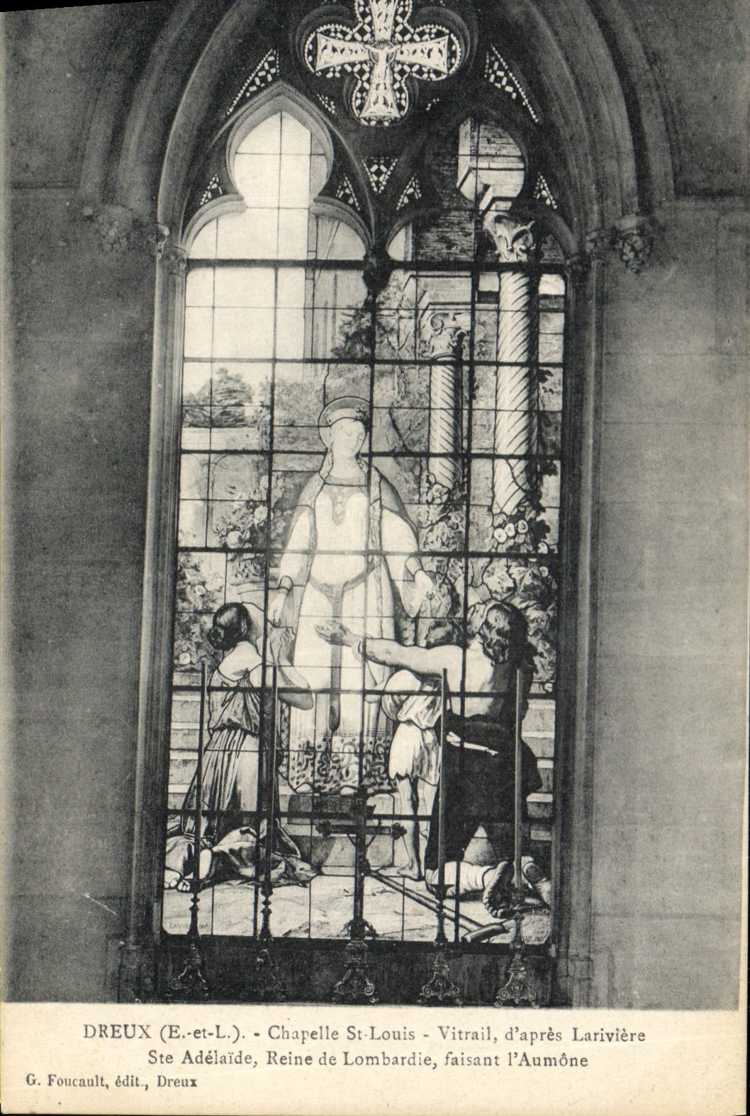 CPA Dreux Chapelle St Louis Vitrail d'apres Lariviere Ste Adelaide Reine de Lombardie faisant l'aumone