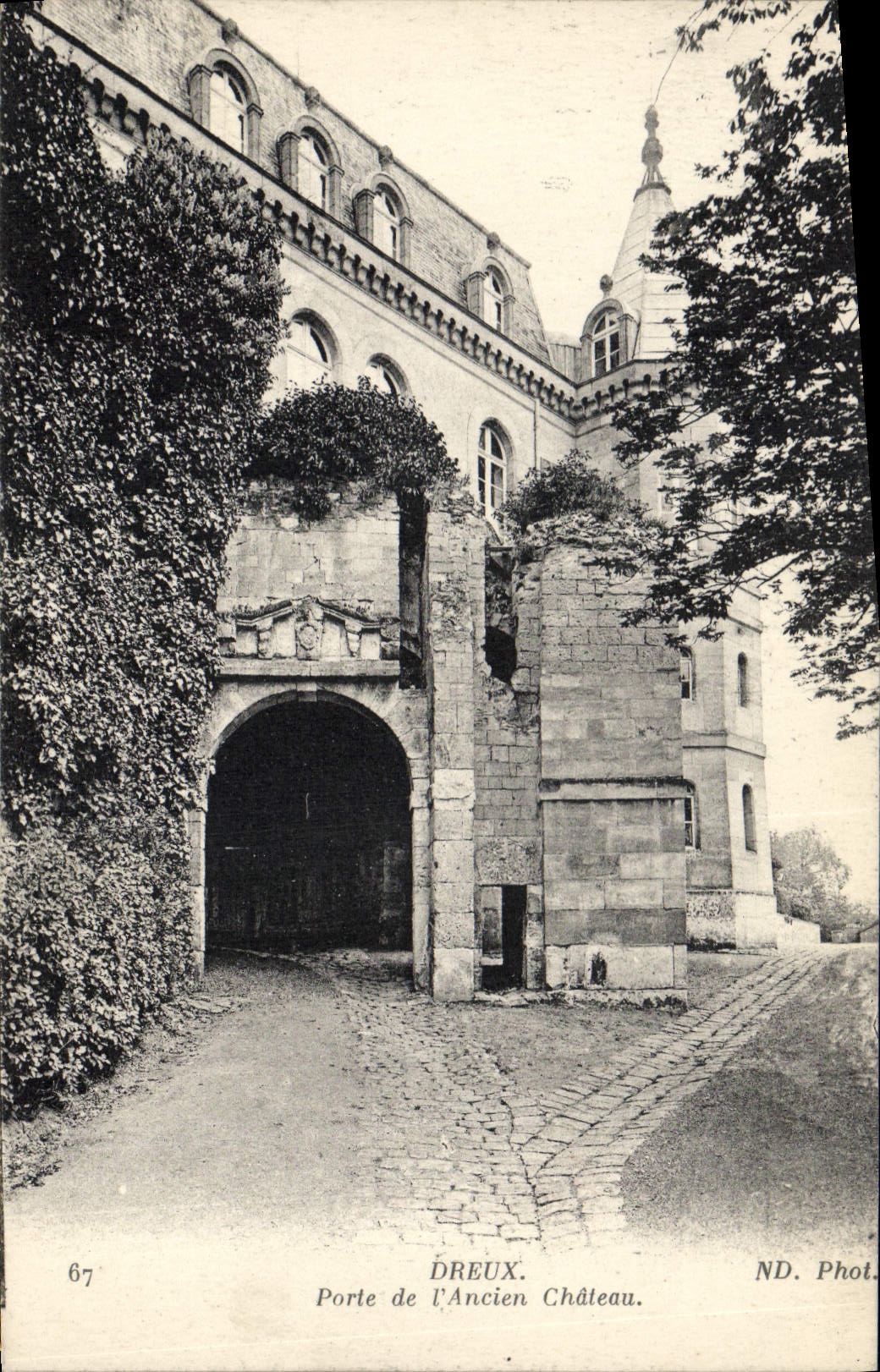 CPA Dreux Porte De l'Ancien Chateau