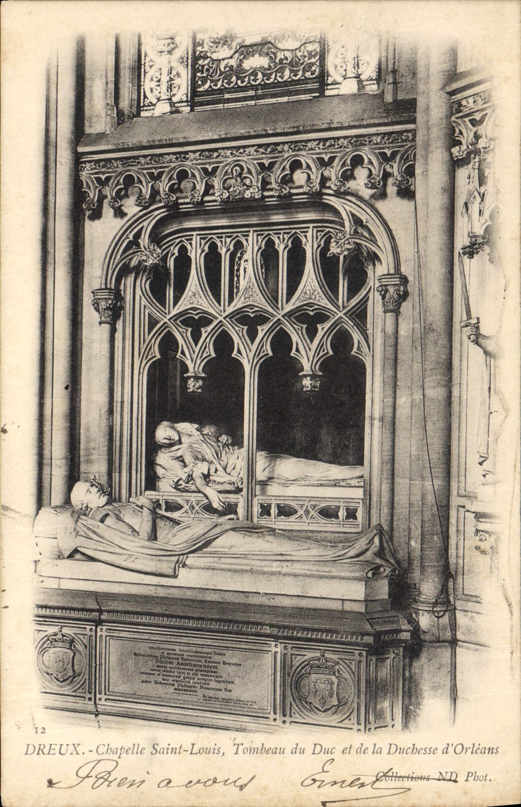 CPA Dreux Chapelle Saint Louis Tombeau du duc et de la duchesse d'Orleans
