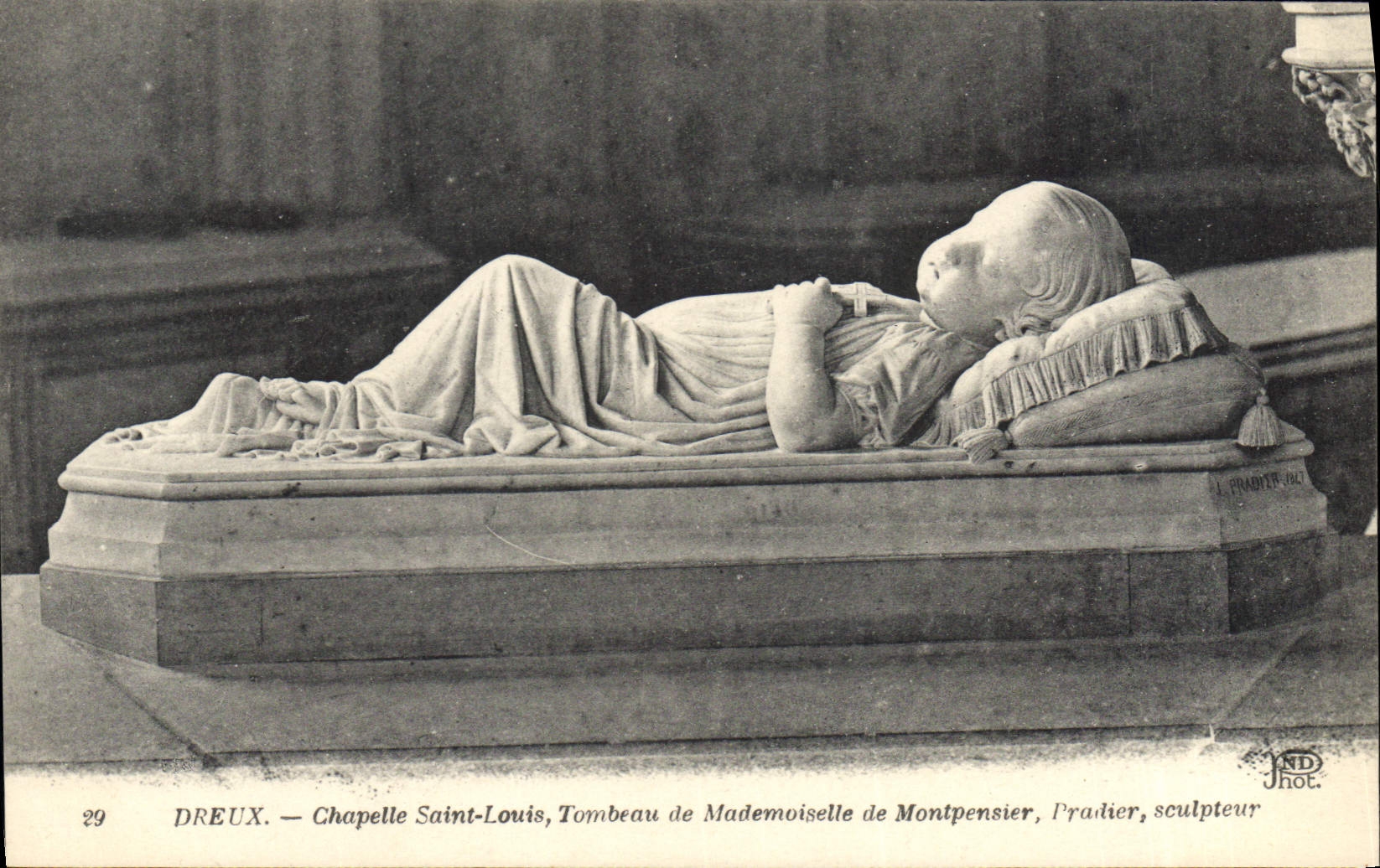 CPA Dreux Chapelle Saint Louis Tombeau de Mademoiselle de Montpensier