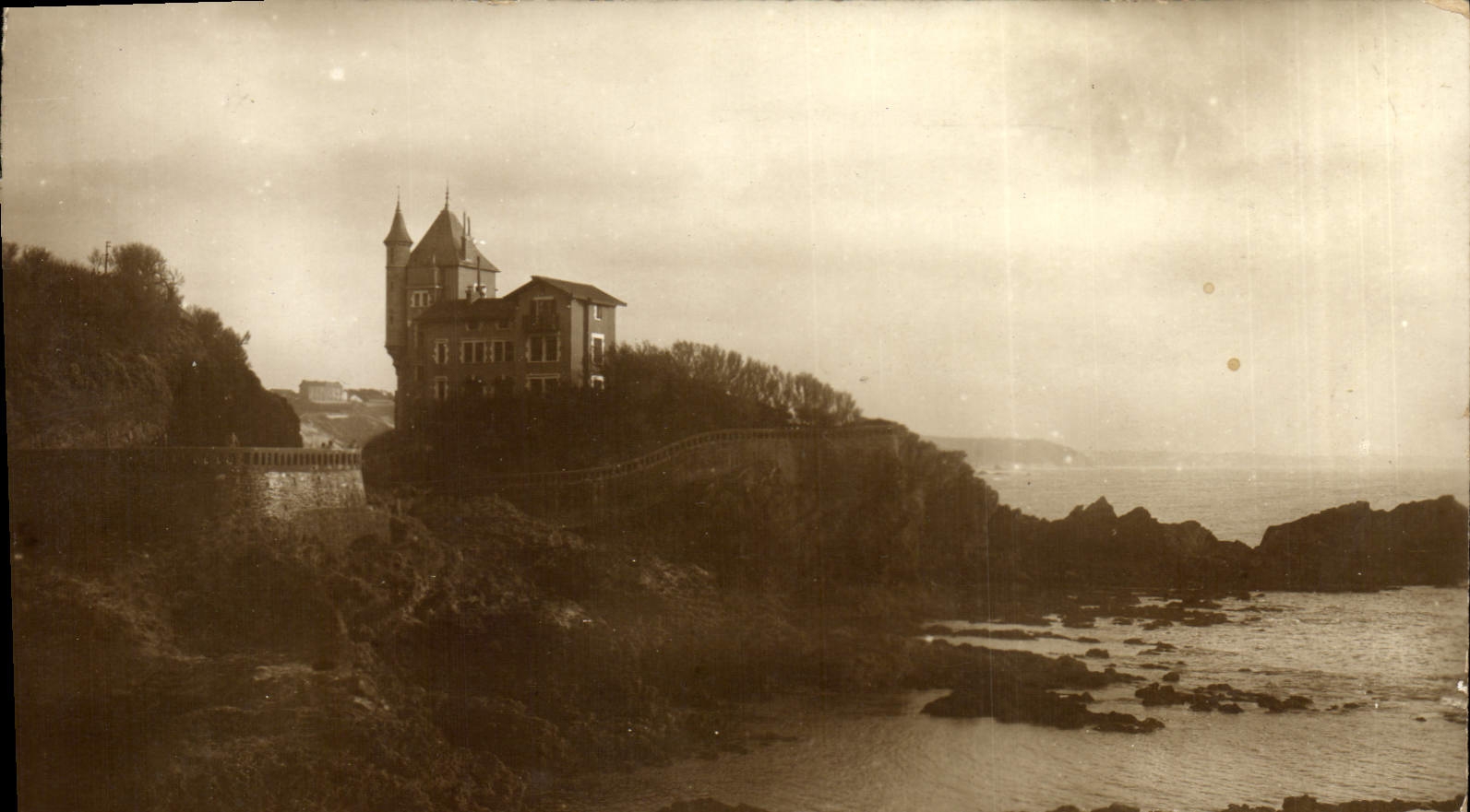 VINTAGE POSTCARD Biarritz the Belza villa