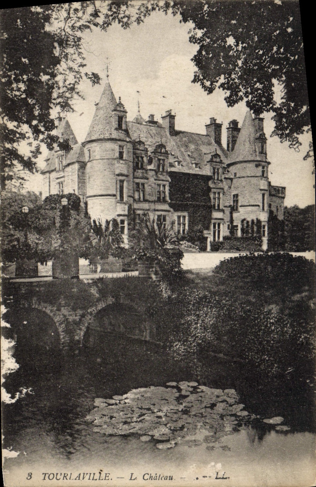 VINTAGE POSTCARD Tourlaville the Castle