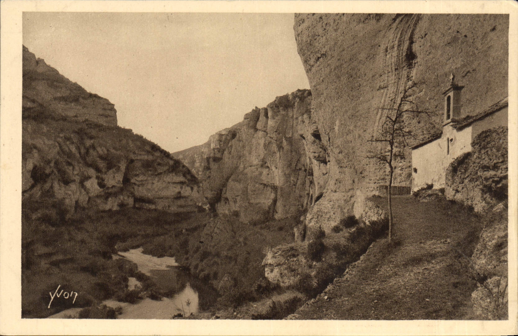 CPA Gorges Du Tarn L'Ermitage De St Hilaire et le cirque des Beaumes