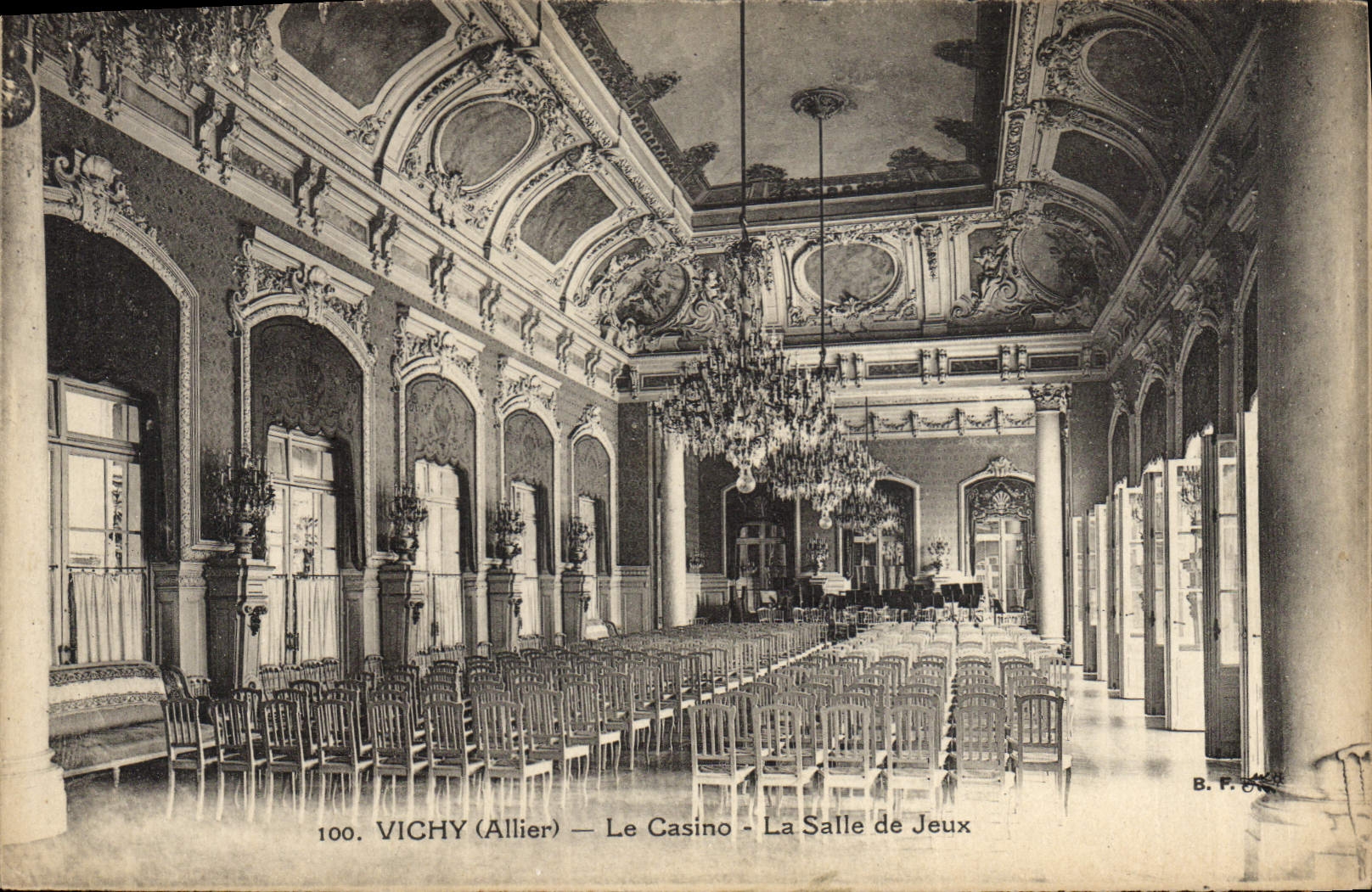 CPA Vichy Le Casino La Salle De Jeux