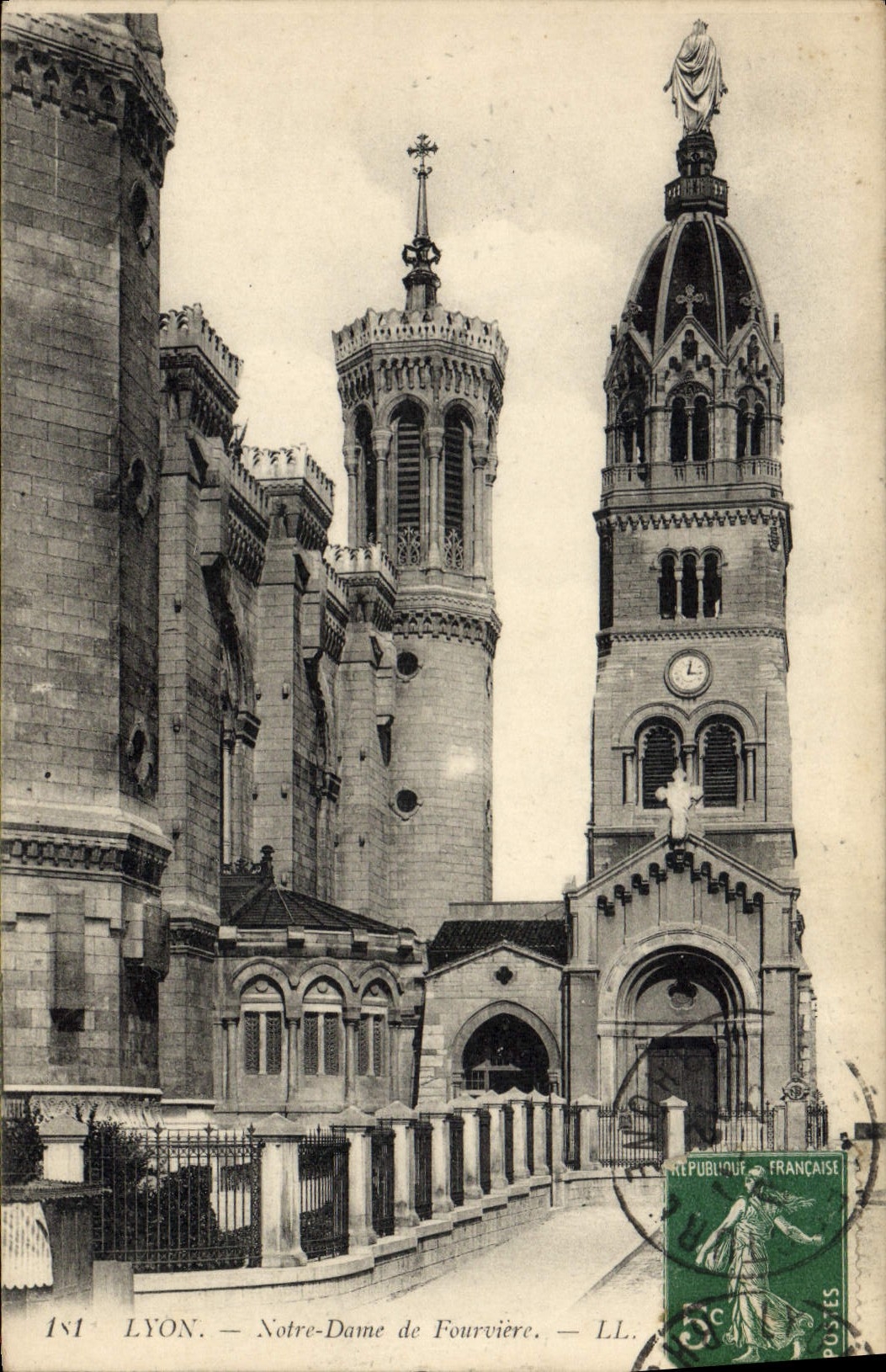 VINTAGE POSTCARD Lyon Notre Dame De Fourviere