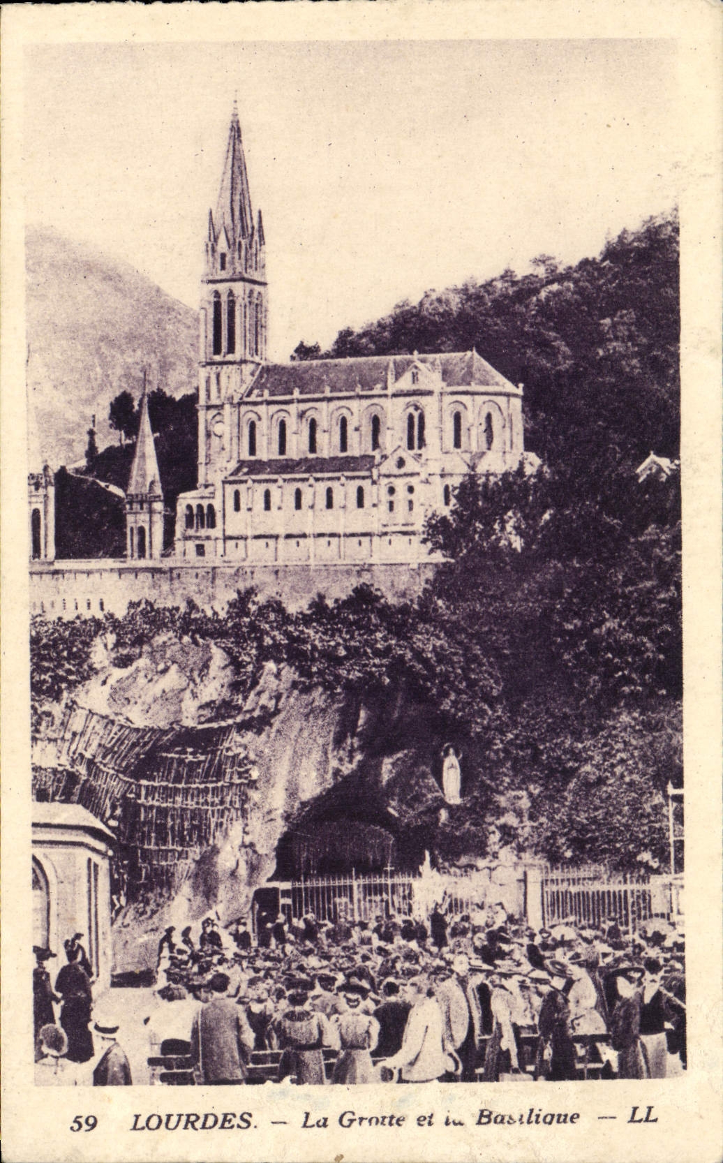 VINTAGE POSTCARD Heavy the Cave And Basilica