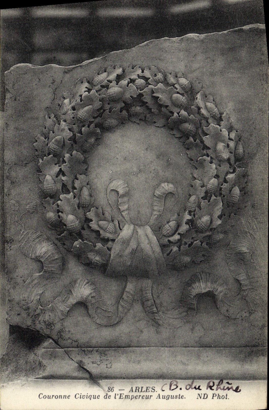 VINTAGE POSTCARD Arles Crowns Civic Of the Emperor Auguste