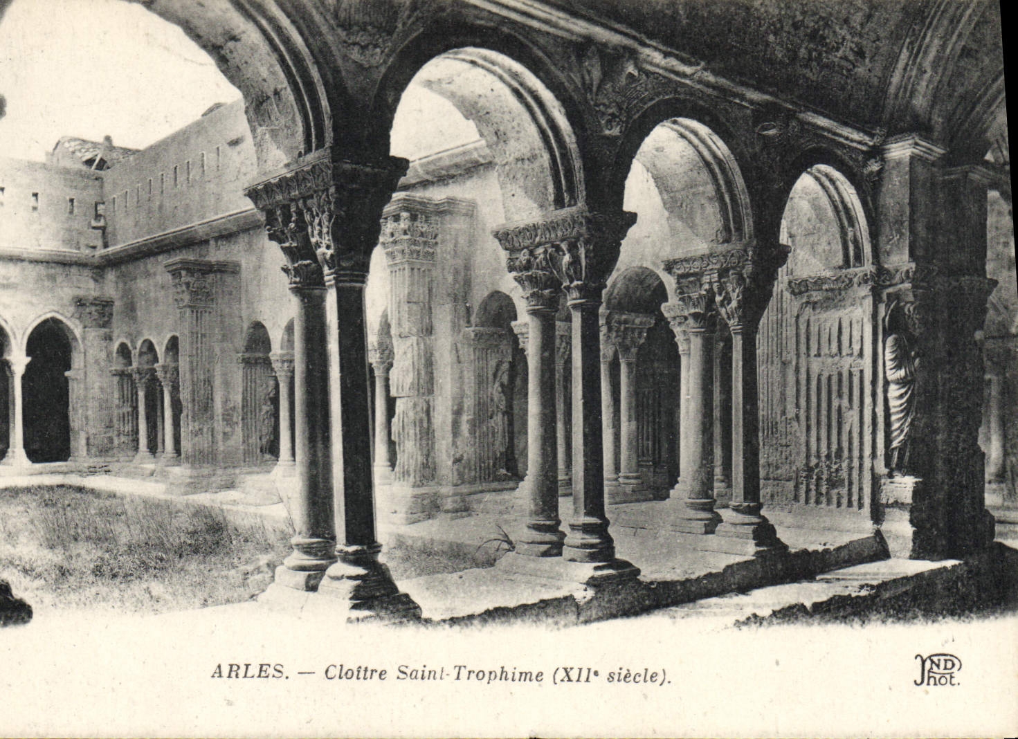 CPA Arles Cloitre De Saint Trophime