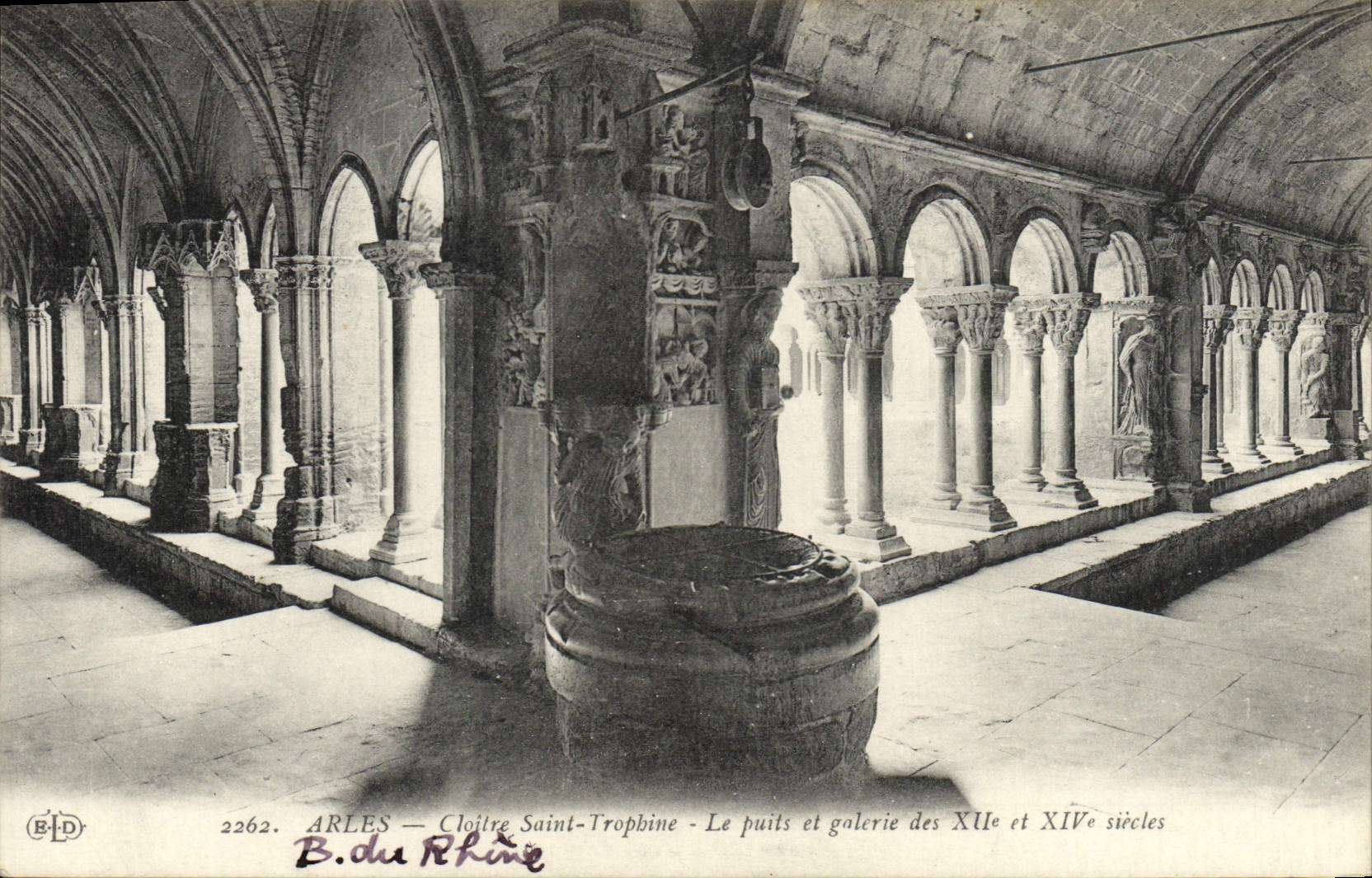 VINTAGE POSTCARD Arles Holy Cloister Trophine the Well And Gallery