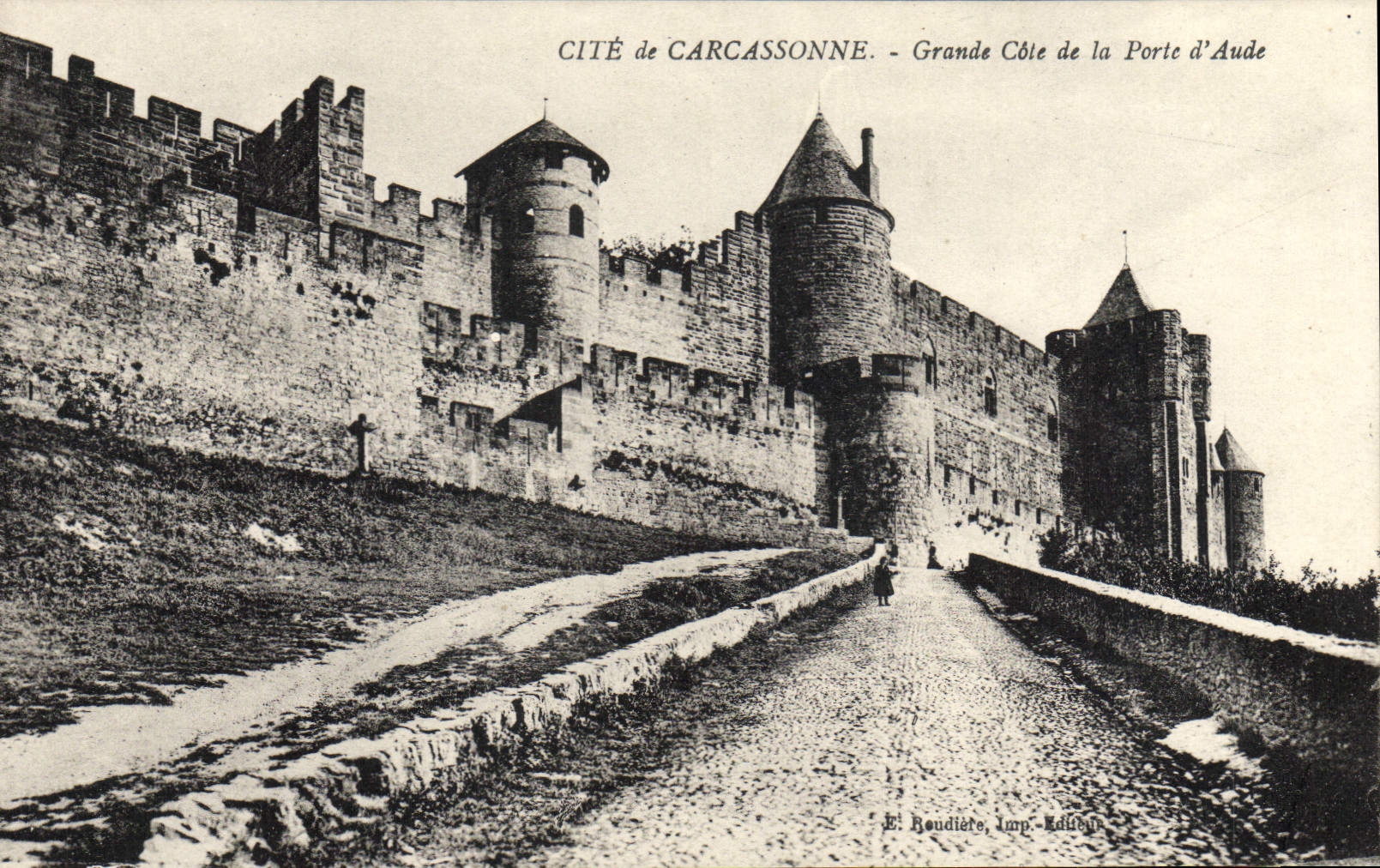 CPA Carcassonne Grande Cote De La Porte d'Aude