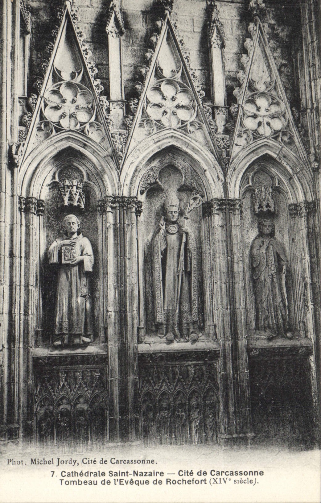 Tumba del Saint Nazaire de la catedral de Carcasona de la POSTAL de la VENDIMIA del obispo de Rochefort