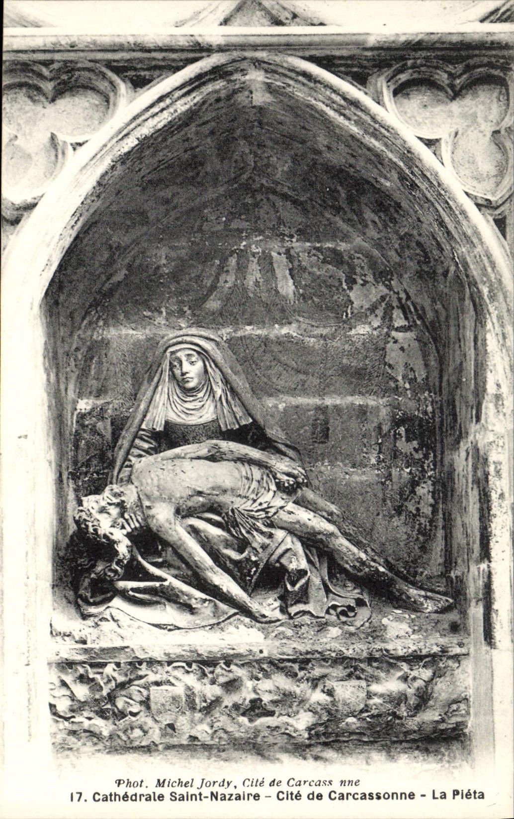 CPA Carcassonne Cathedrale Saint Nazaire La Pieta