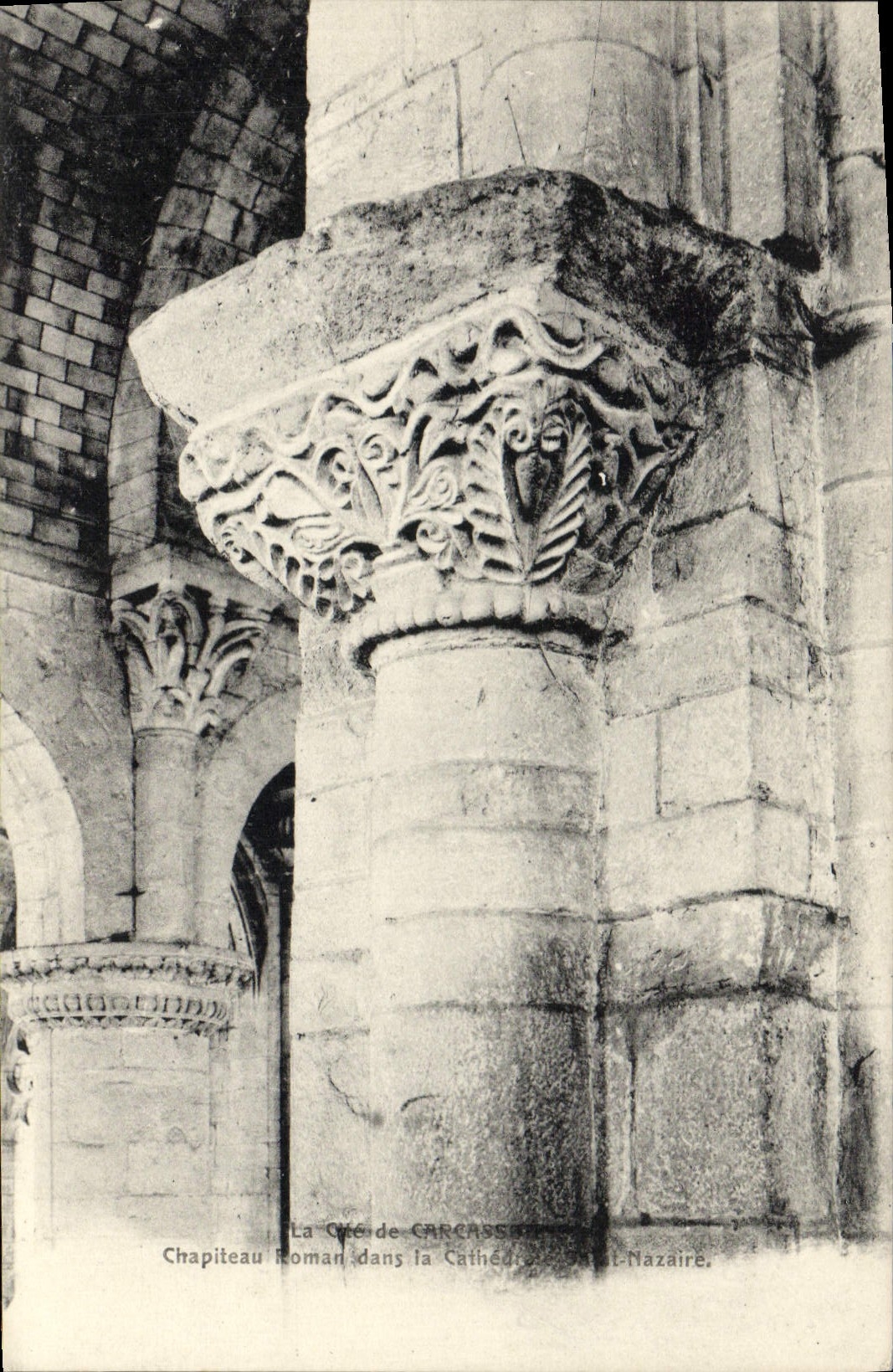 CPA Carcassonne Cathedrale Saint Nazaire Chapiteau roman