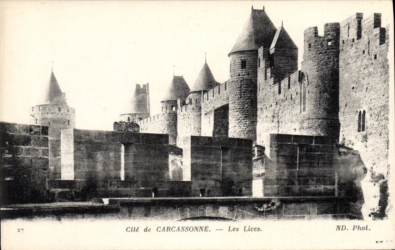 CPA Cite de Carcassonne Les lices