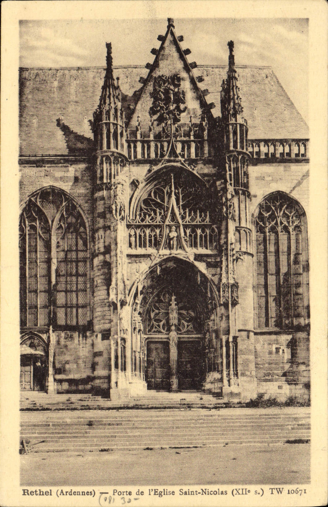 VINTAGE POSTCARD Rethel Carries church Saint Nicolas