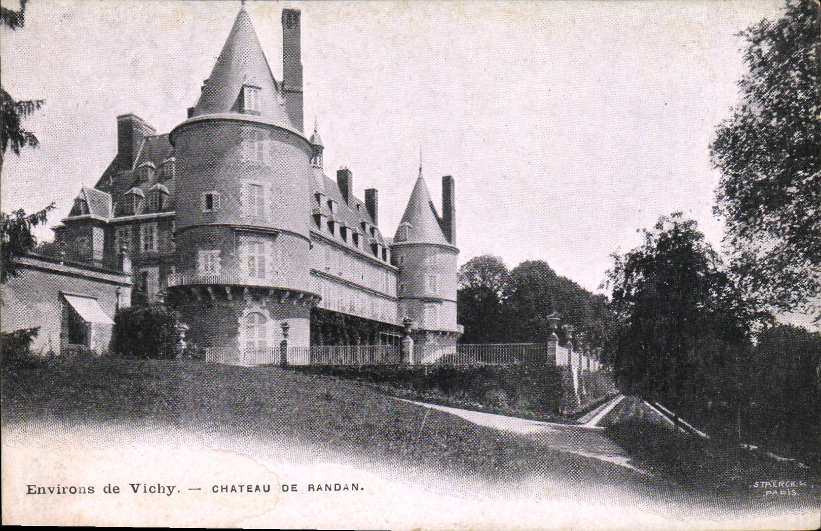 CPA Environs de Vichy Chateau de Randan