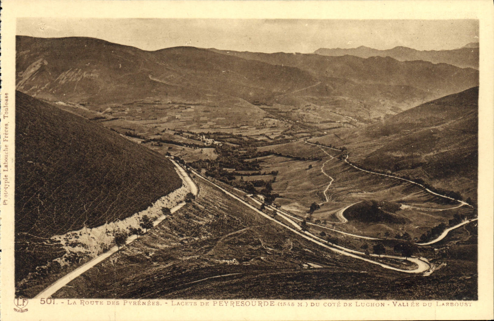 CPA Route des Pyrenees Lacets de Peyresourde du cote de Luchon Vallee du Larboust