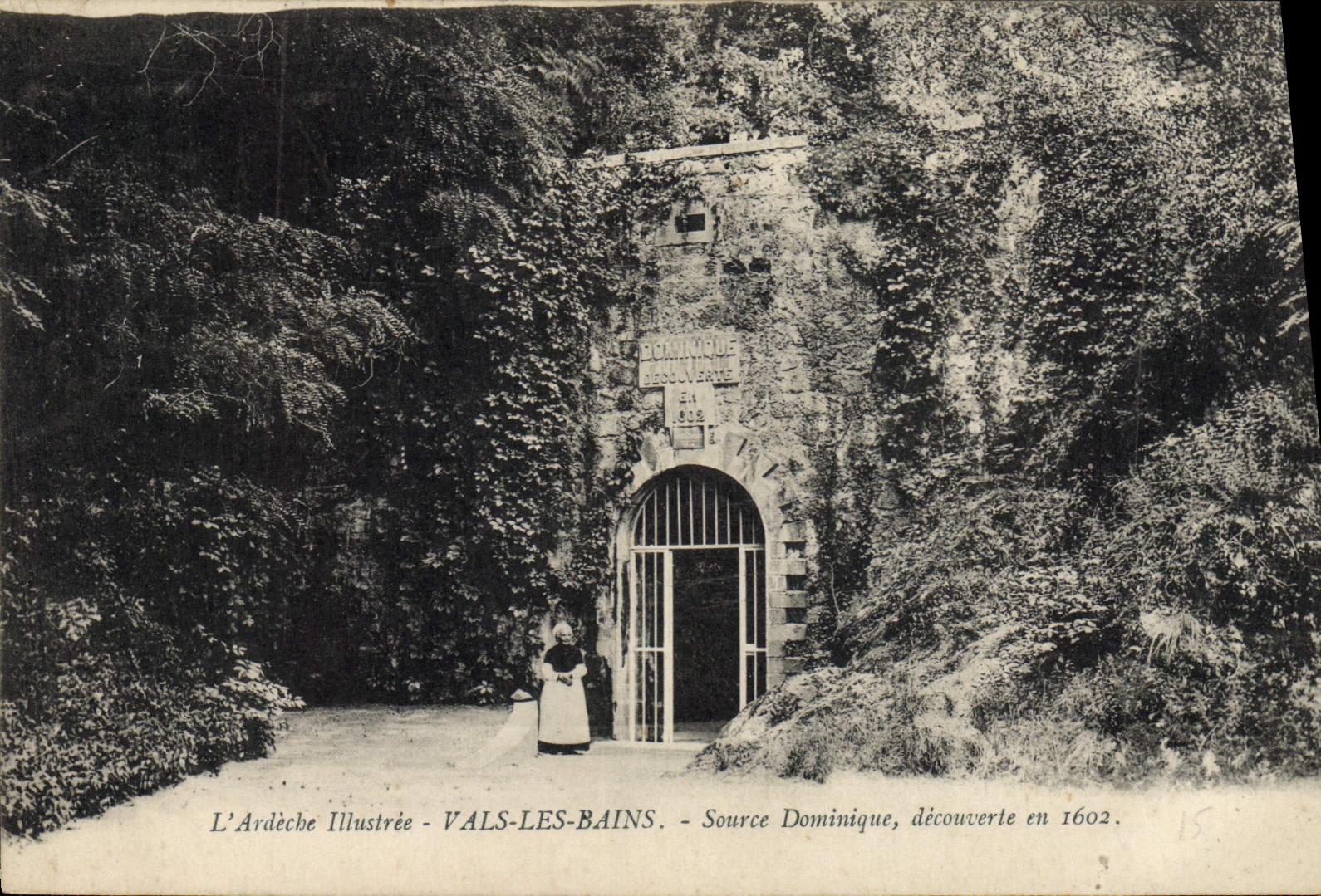 VINTAGE POSTCARD Valleys les Bains Dominique Source
