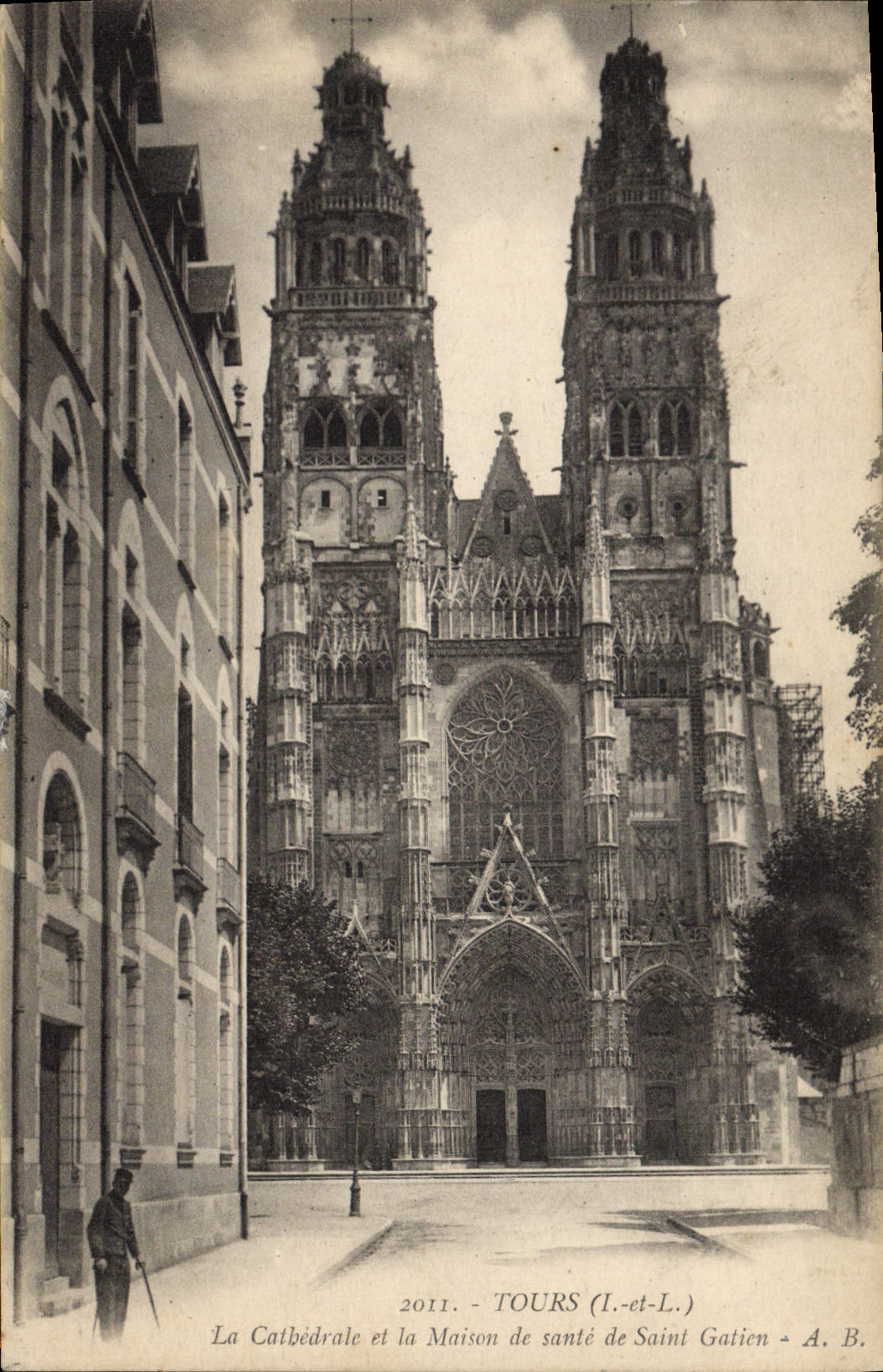 VINTAGE POSTCARD Tours the cathedral and the private hospital of Gatien Saint