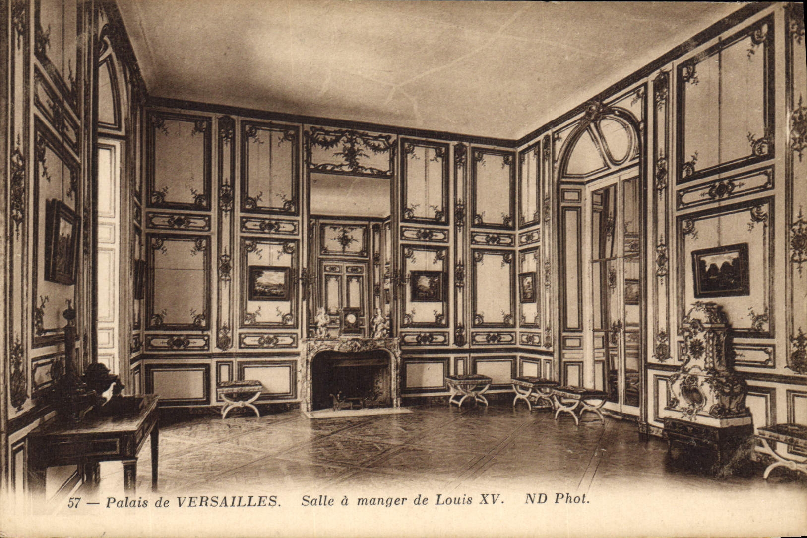 CPA Palais de Versailles Salle a manger de Louis XV
