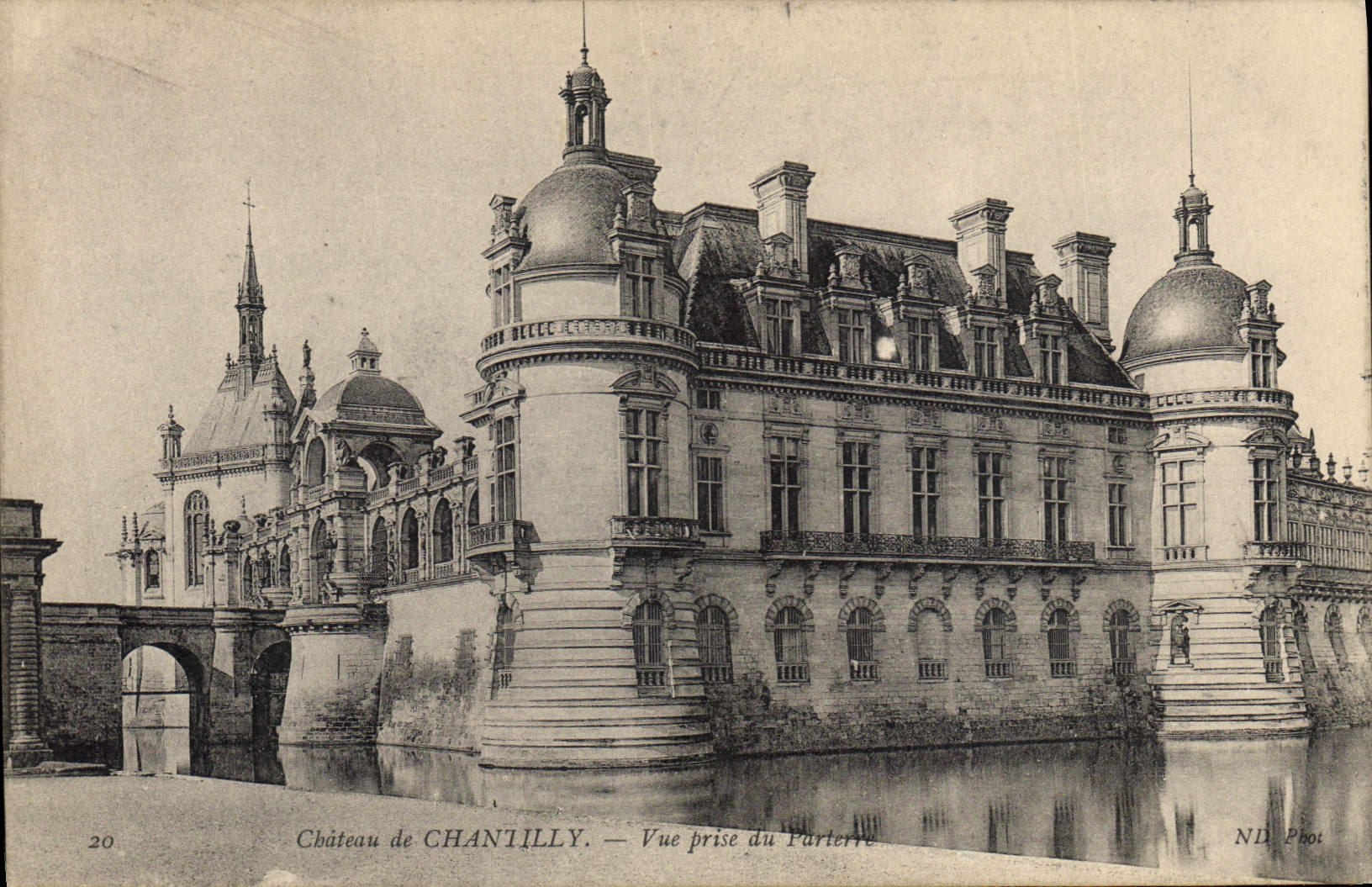 CPA Chateau de Chantilly Vue prise du parterre