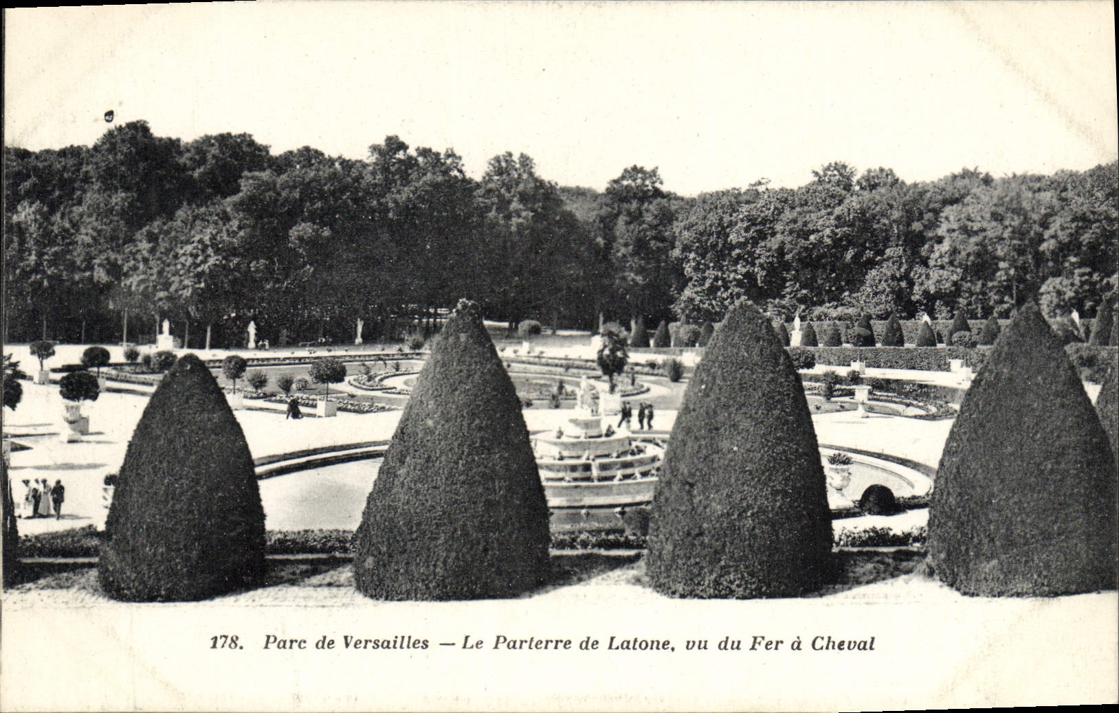 CPA Parc de Versailles Le parterre de Latone vu du Fer a cheval